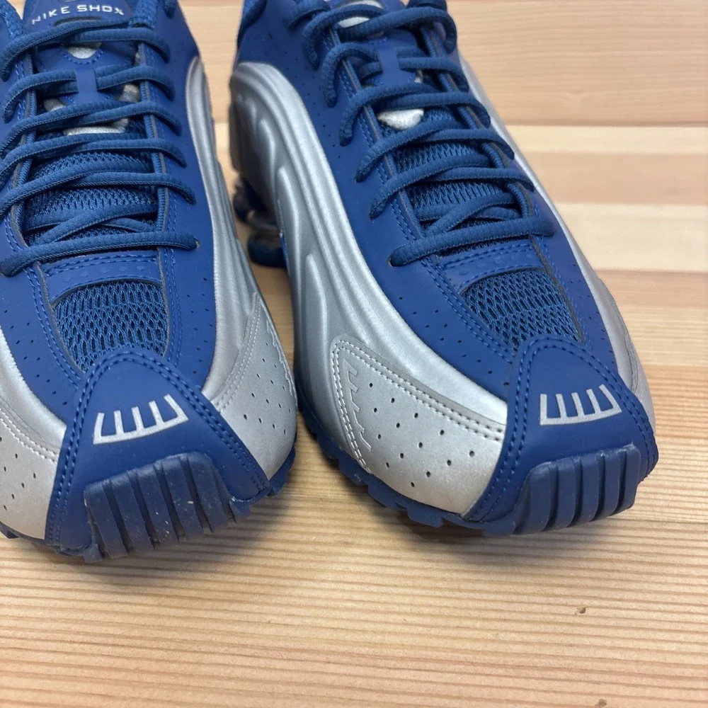 Nike Shox R4 Men's Size 10 1/2 Sneakers NO LID #IQ939 476 Blue Metallic Silver